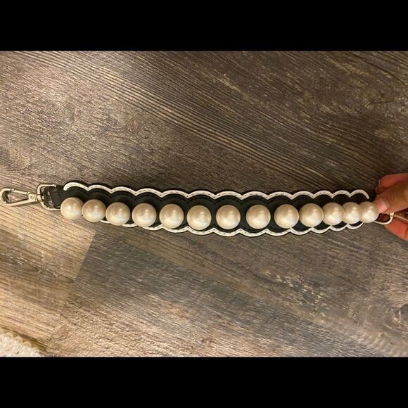 Accessories - Faux leather and pearl handbag strap